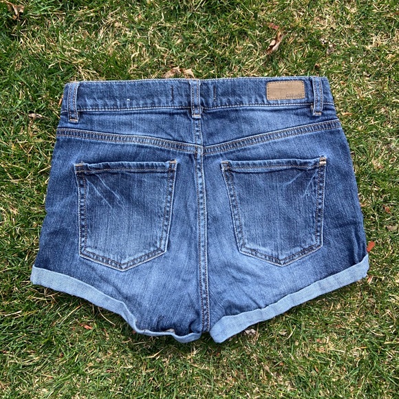 Cuffed Denim Shorts - Retro High Waist (GARAGE) - Picture 2 of 4